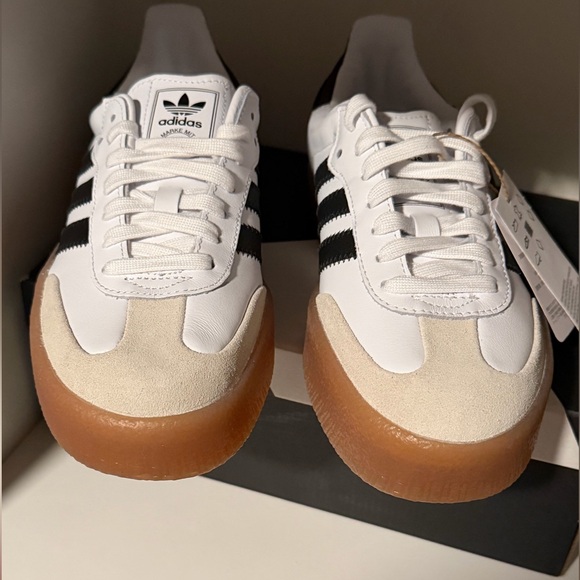 Adidas Women's Sambas - Picture 2 of 11